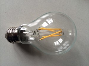 LED-pære med udseende som de gamle glødetrådspærer